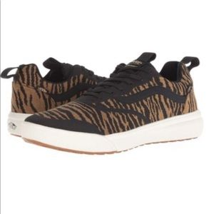 Woman’s vans ultra range tiger print sz 6.5